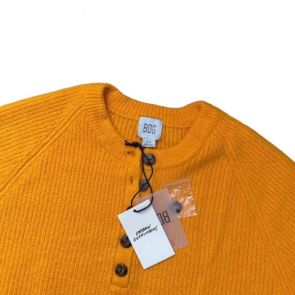 Urban Outfitters BDG Harlow Henley Sweater 💛 - Picture 5 of 5